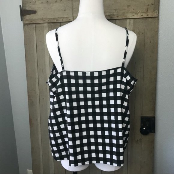 SOLD !!!  Banana Republic Checkerboard Cami. - Picture 5 of 7